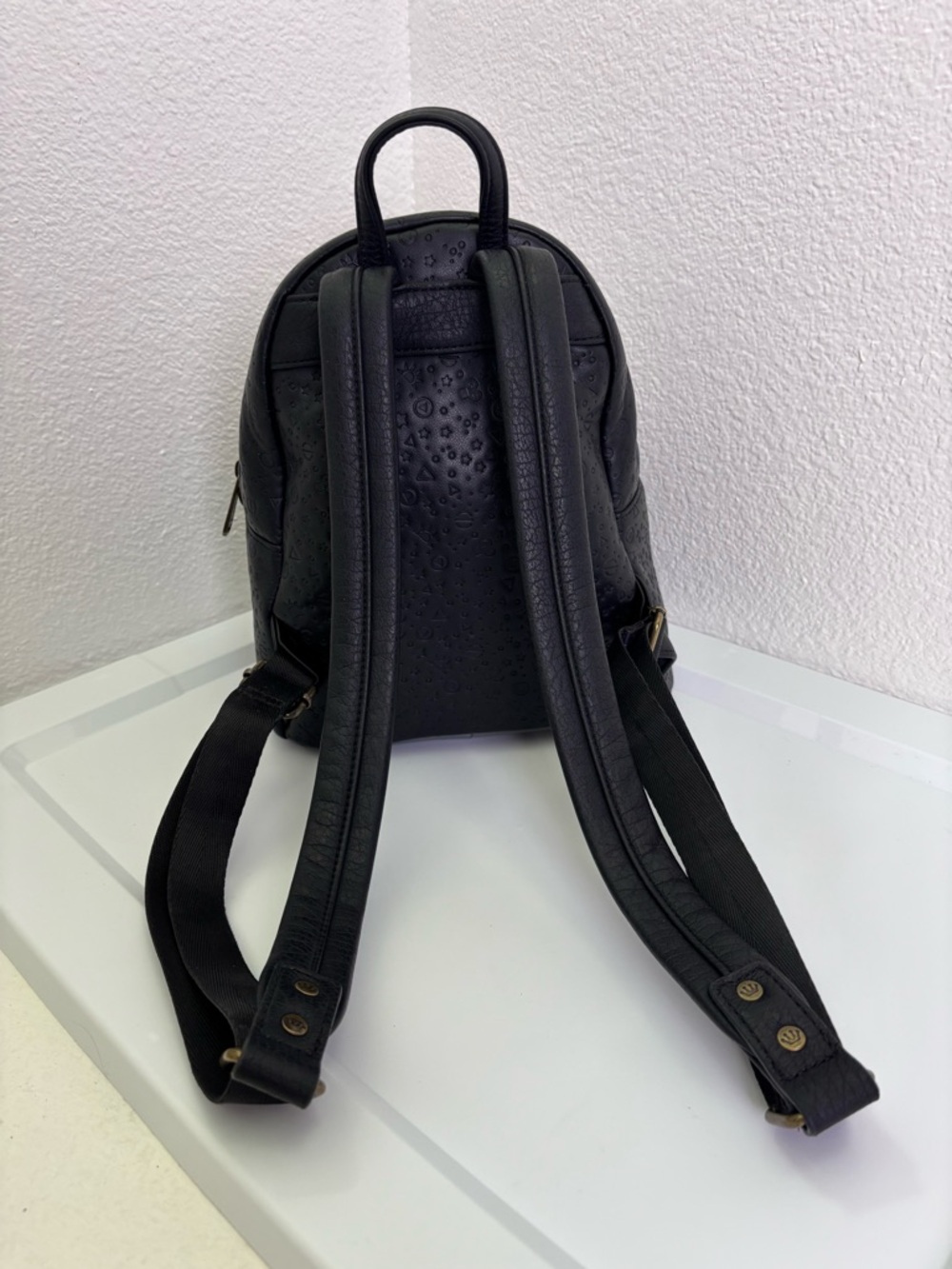 Loungefly Disney Hocus Pocus Mini Backpack - Black/Gray - Picture 5 of 9